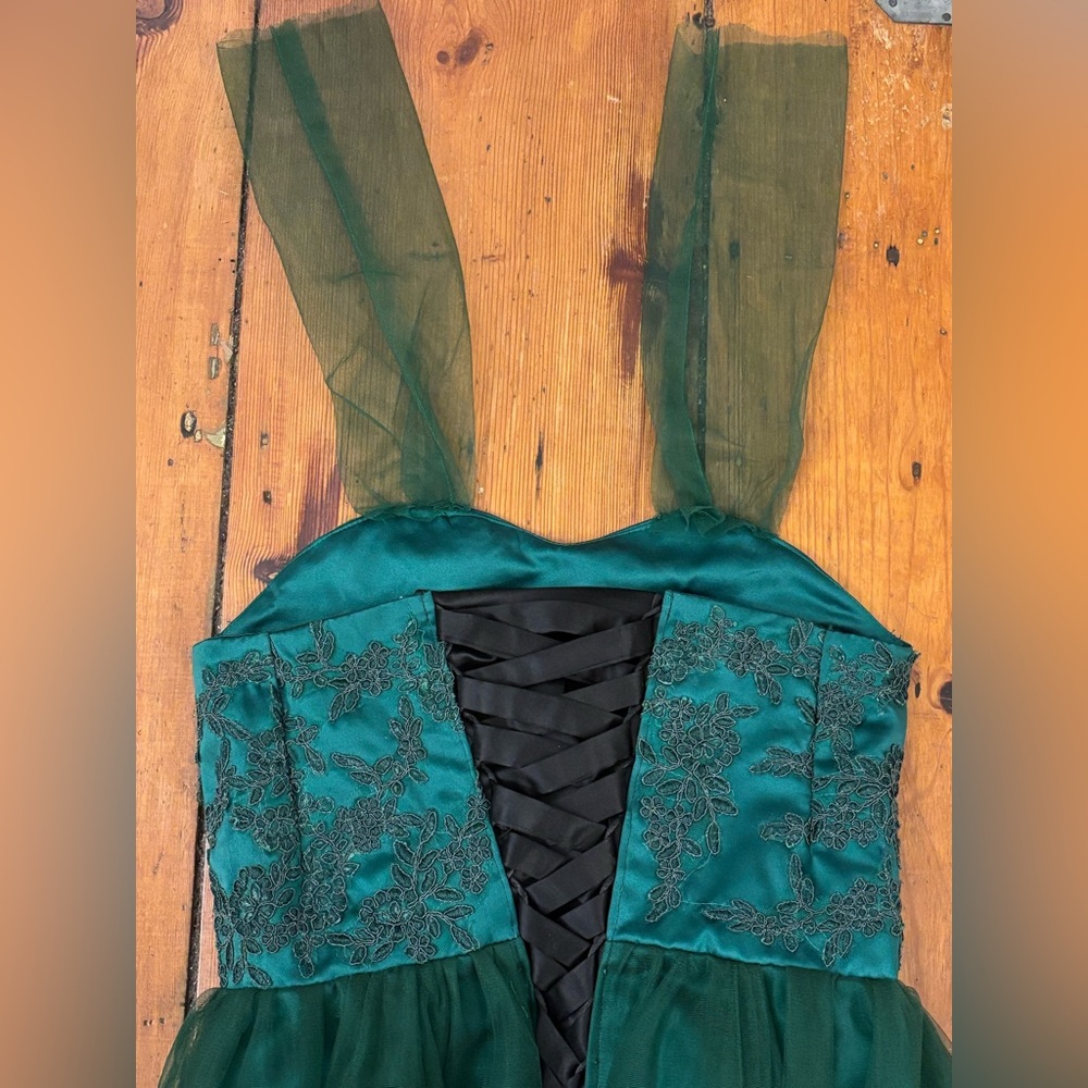 Girls Strapless Tulle Applique Green Ball Gown, size 14-16 - Picture 4 of 5